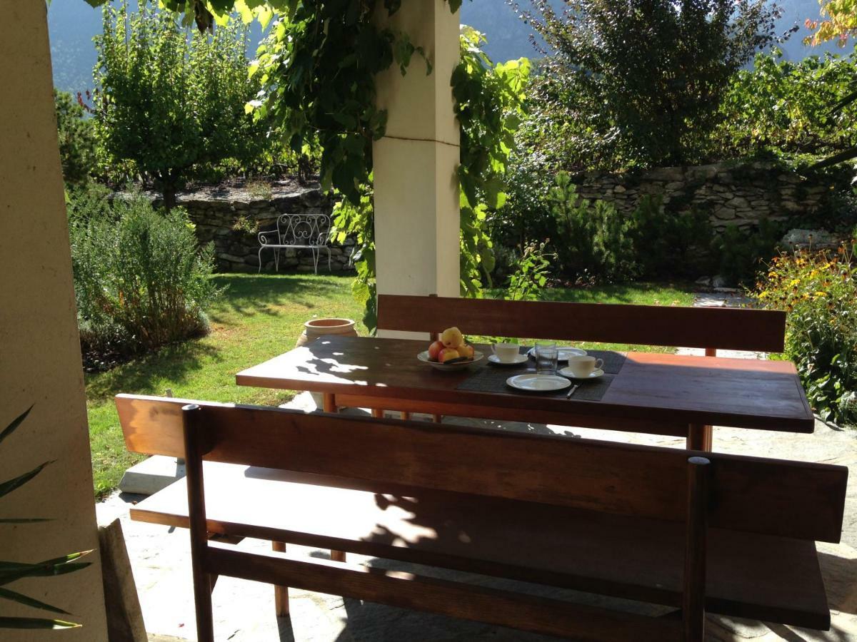 Bnb Chantevent Sierre Esterno foto